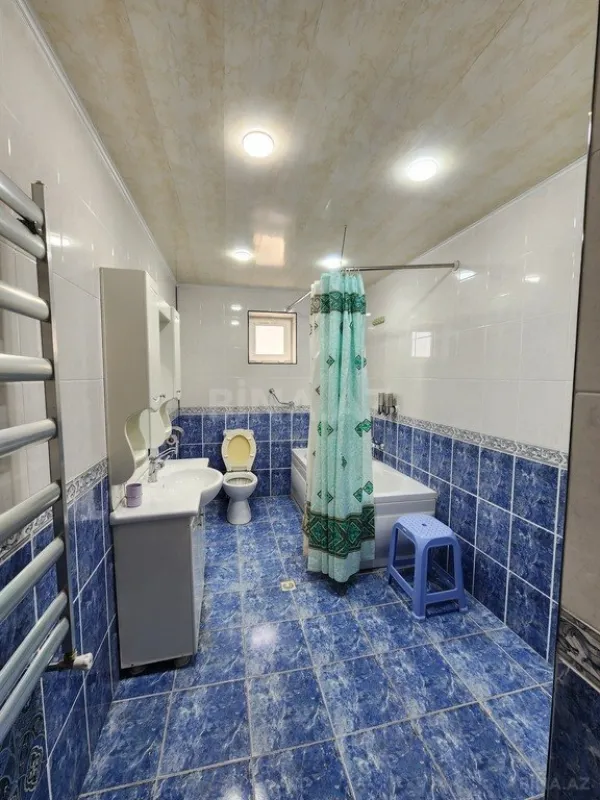 Kirayə verilir 6 otaqlı həyət evi 300 m²