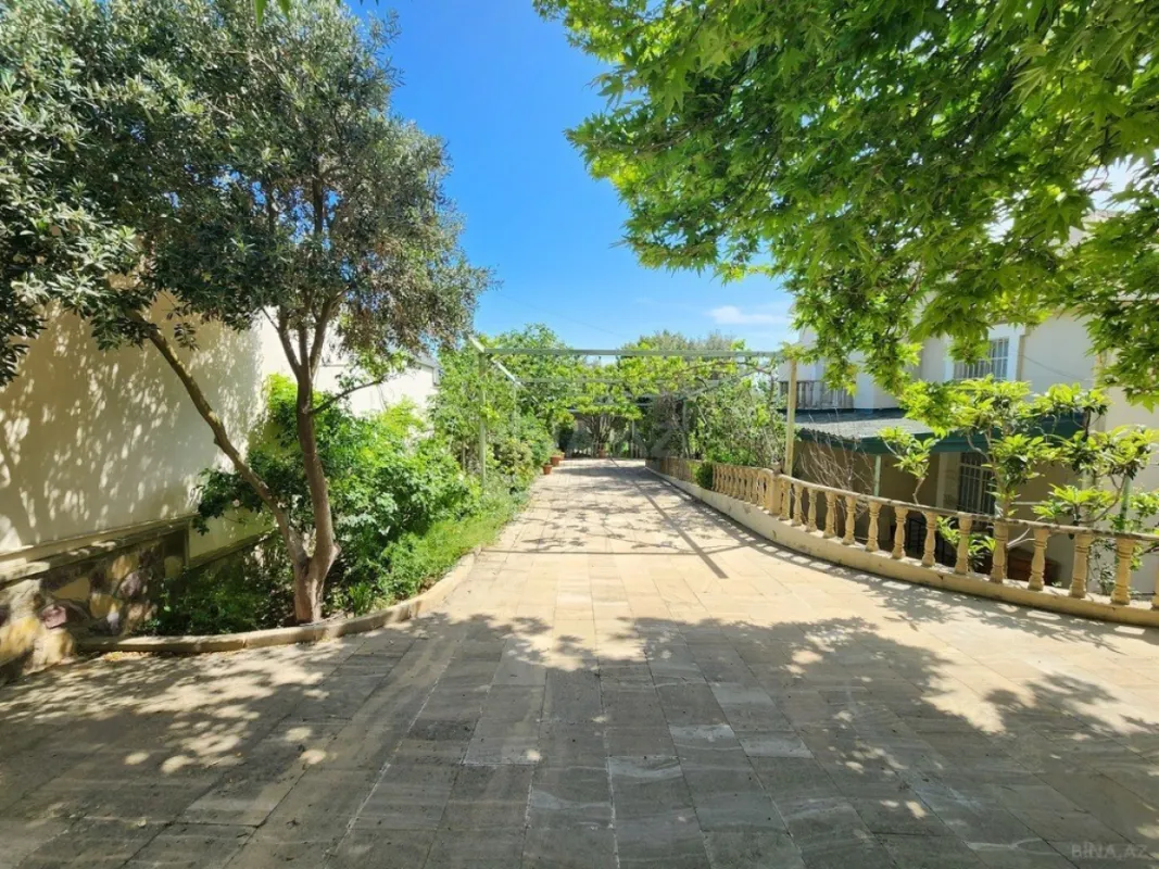 Kirayə verilir 6 otaqlı həyət evi 300 m²