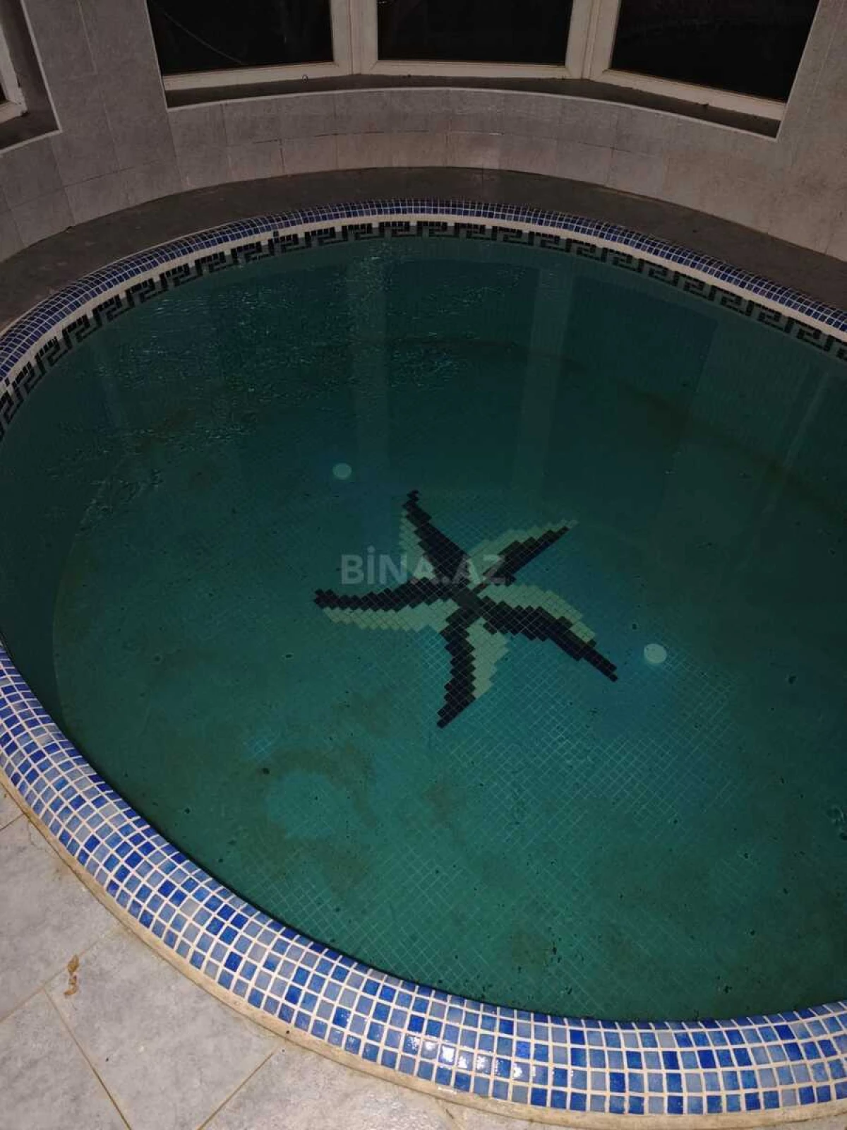 Kirayə verilir 6 otaqlı həyət evi 300 m²