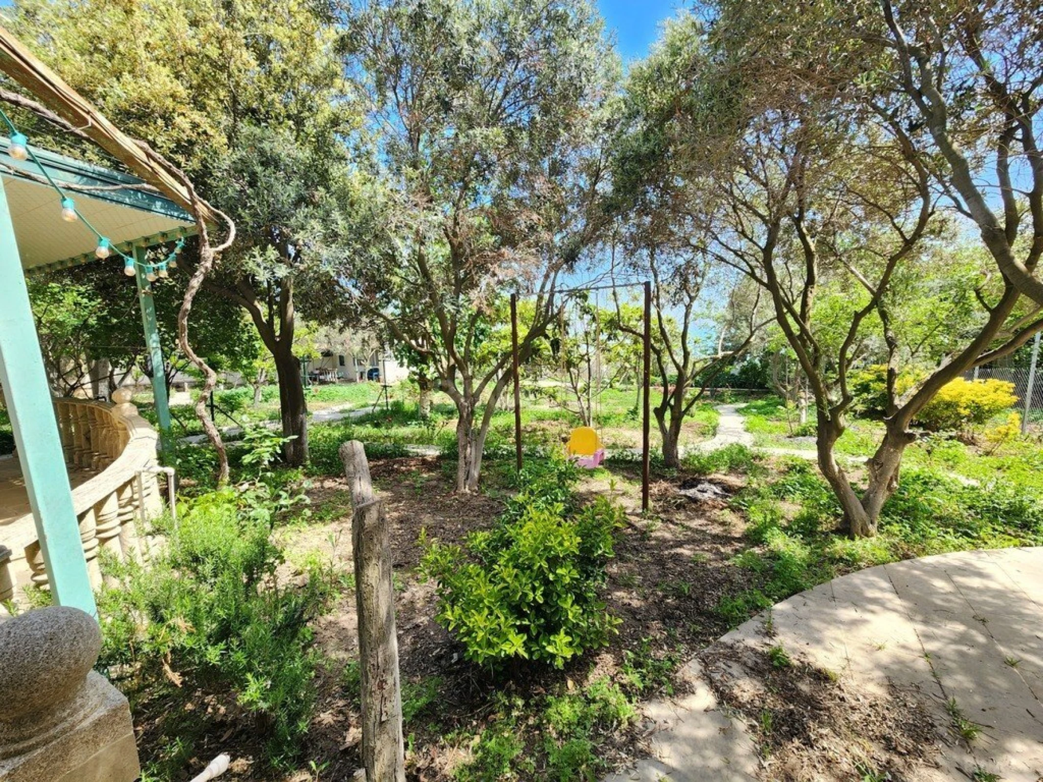 Kirayə verilir 6 otaqlı həyət evi 300 m²