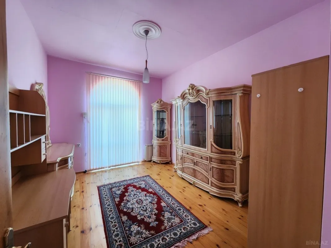 Kirayə verilir 6 otaqlı həyət evi 300 m²