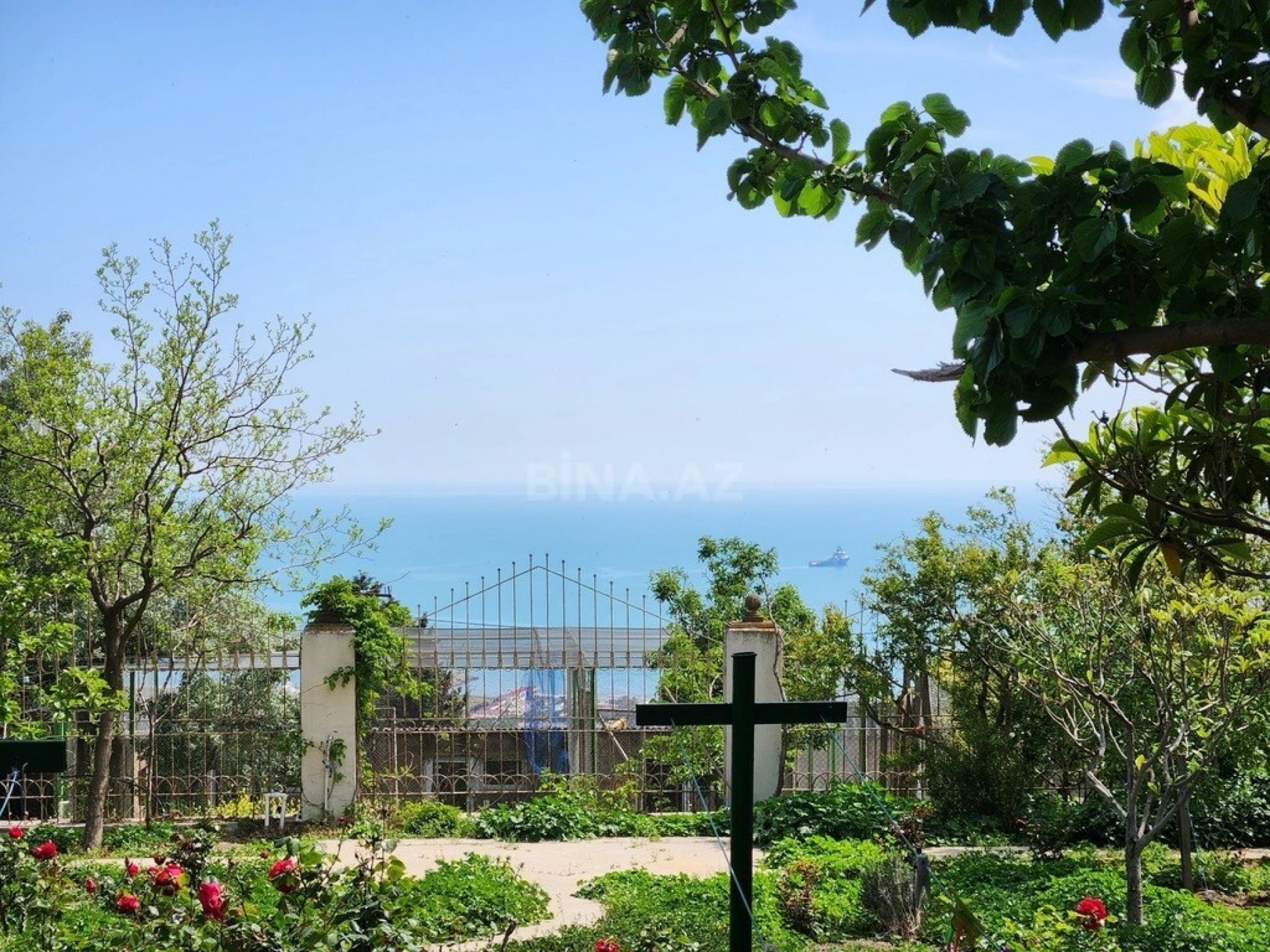 Kirayə verilir 6 otaqlı həyət evi 300 m²