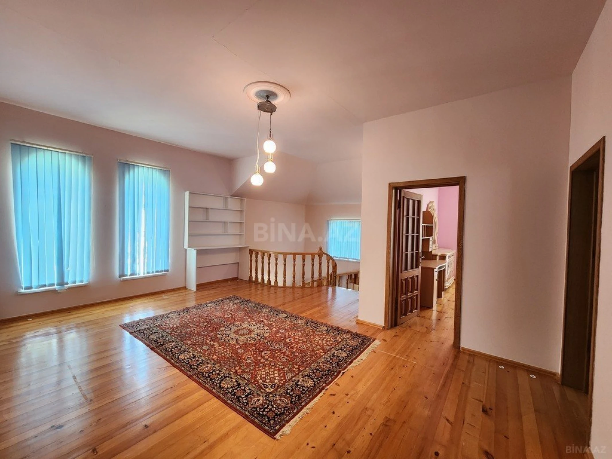 Kirayə verilir 6 otaqlı həyət evi 300 m²