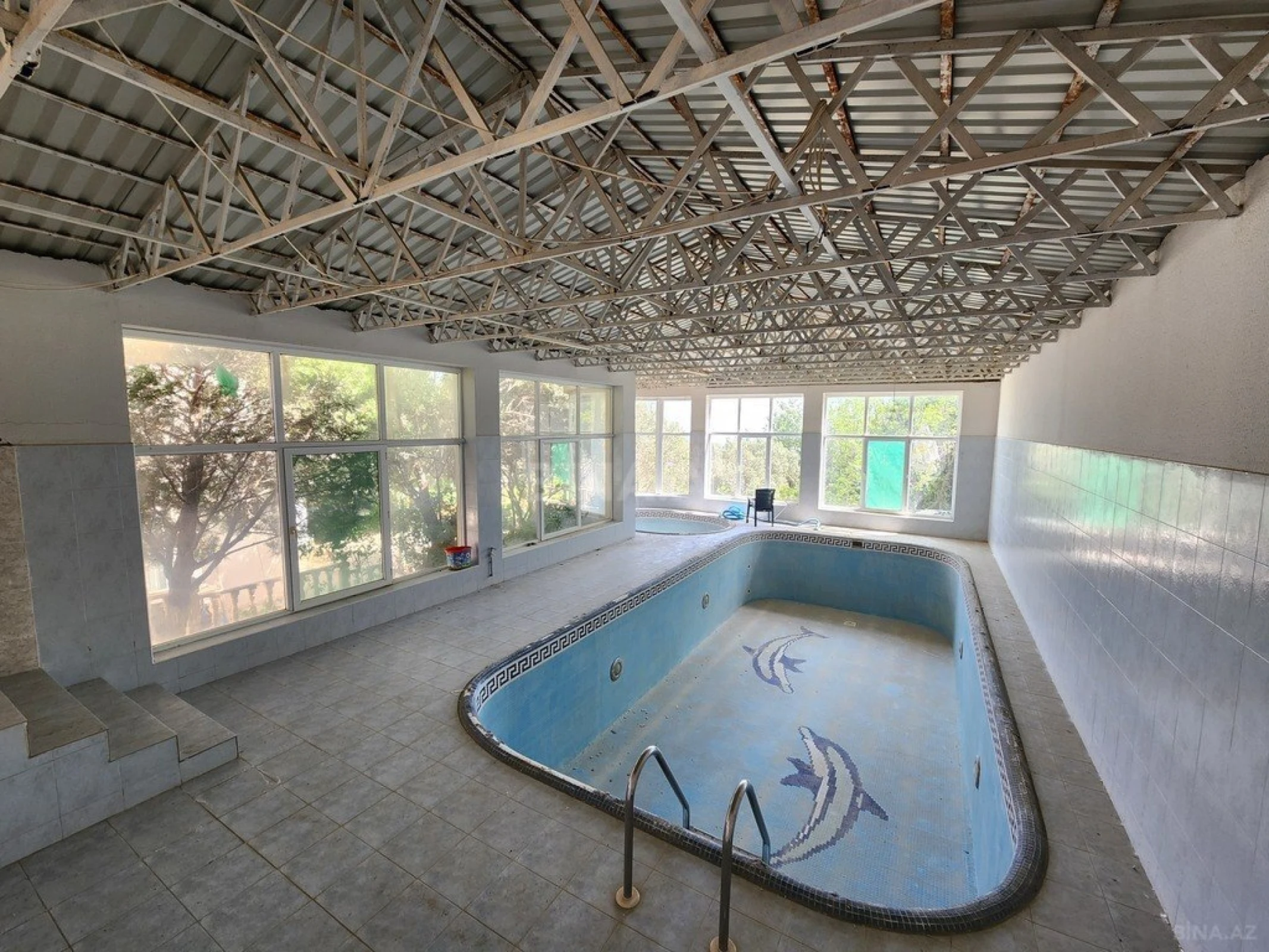 Kirayə verilir 6 otaqlı həyət evi 300 m²