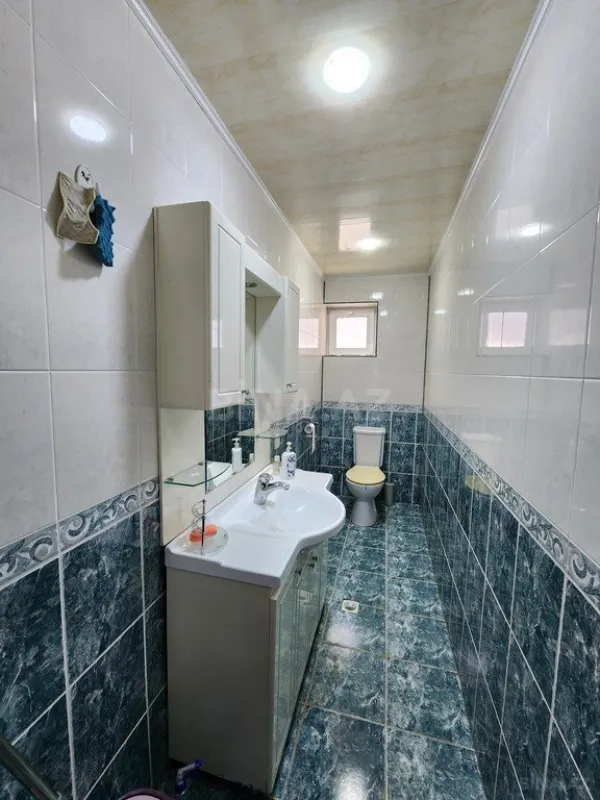 Kirayə verilir 6 otaqlı həyət evi 300 m²