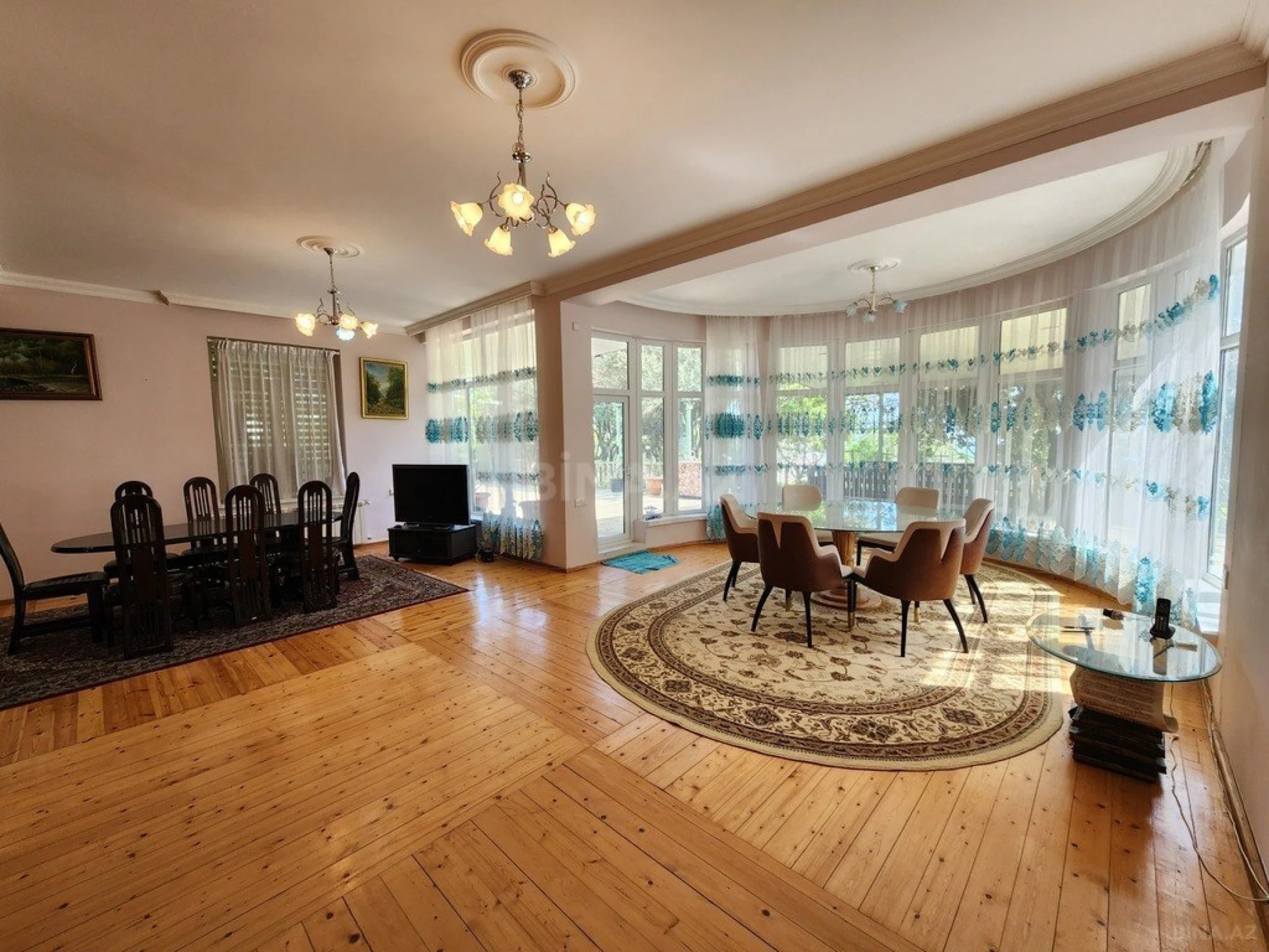 Kirayə verilir 6 otaqlı həyət evi 300 m²