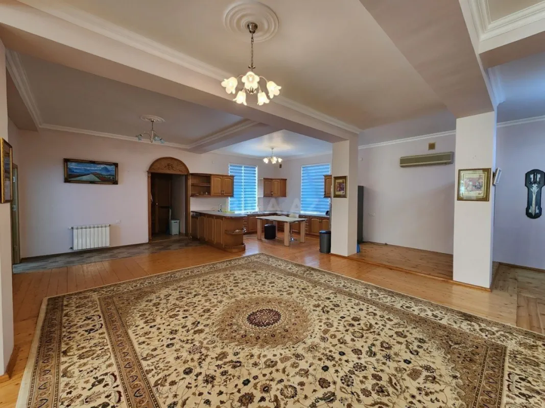 Kirayə verilir 6 otaqlı həyət evi 300 m²