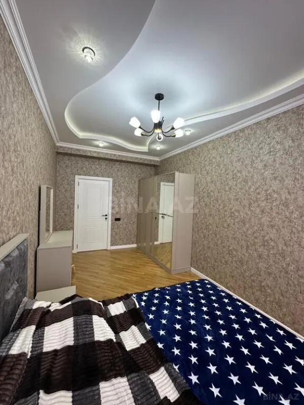 Satılır 3 otaqlı mənzil 135 m²