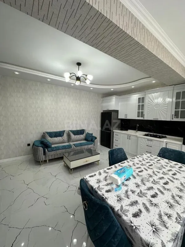 Satılır 3 otaqlı mənzil 135 m²