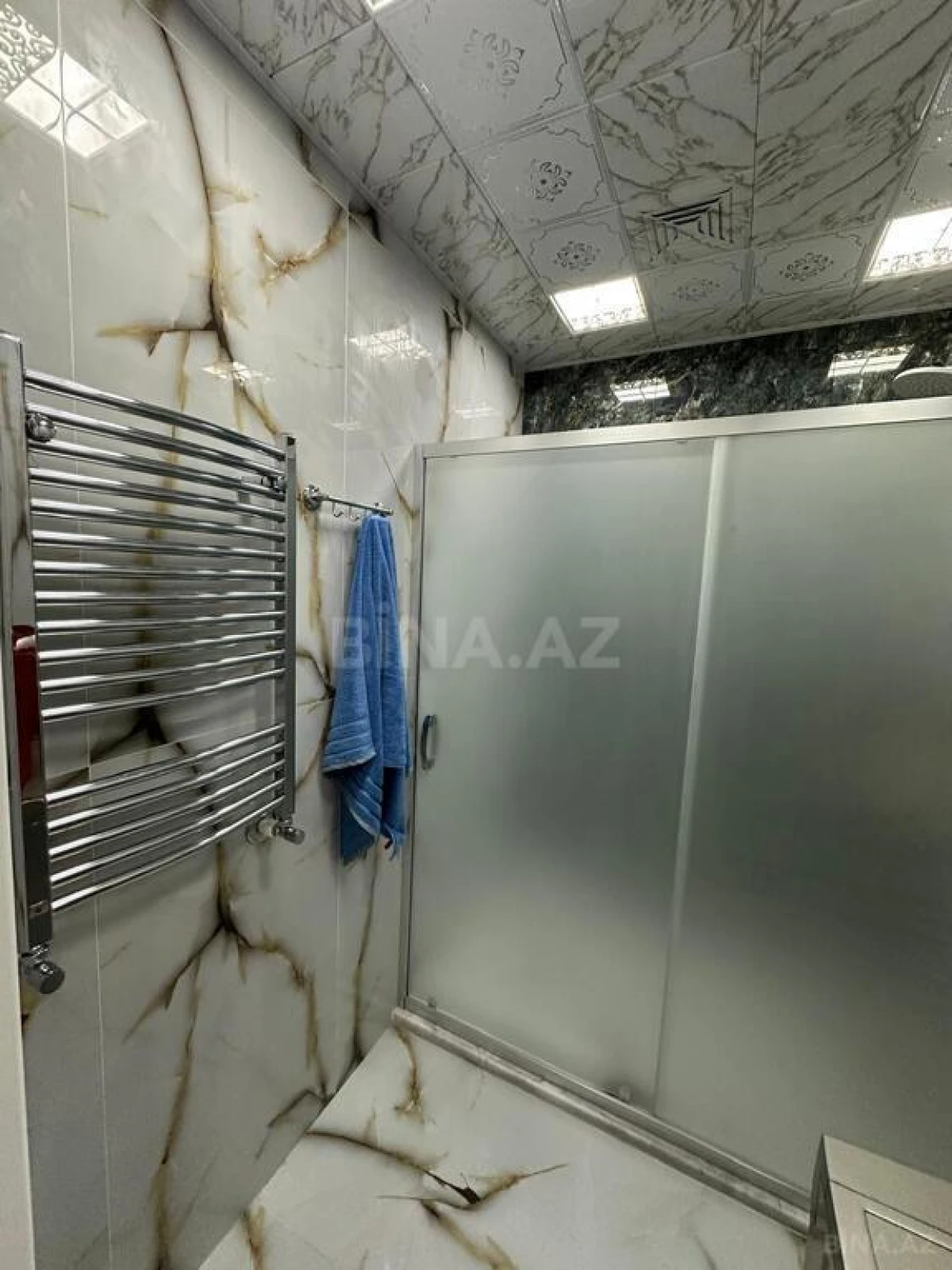 Satılır 3 otaqlı mənzil 135 m²