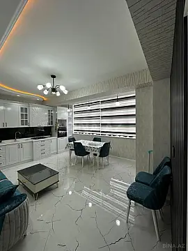 Satılır 3 otaqlı mənzil 135 m²