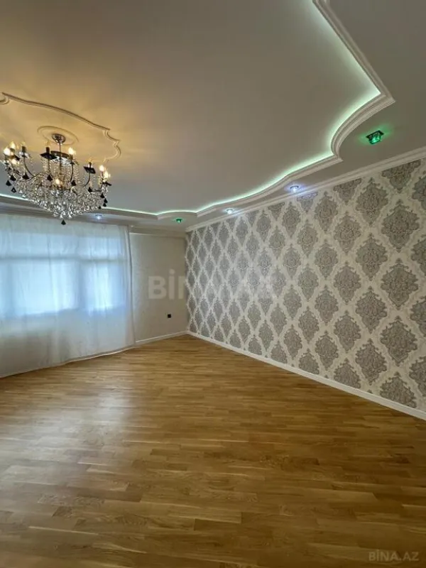 Satılır 3 otaqlı mənzil 135 m²