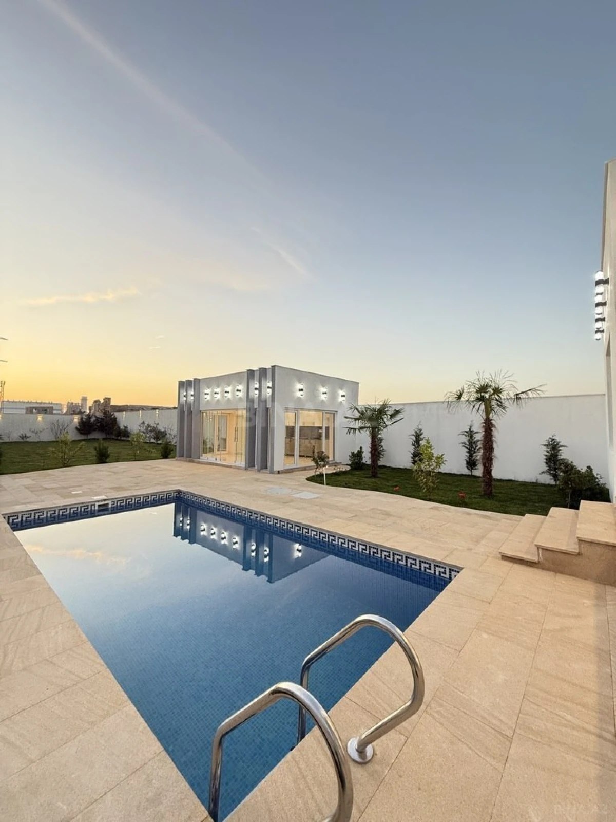 Satılır 4 otaqlı həyət evi 160 m²