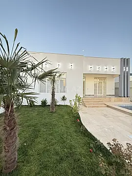 Satılır 4 otaqlı həyət evi 160 m²