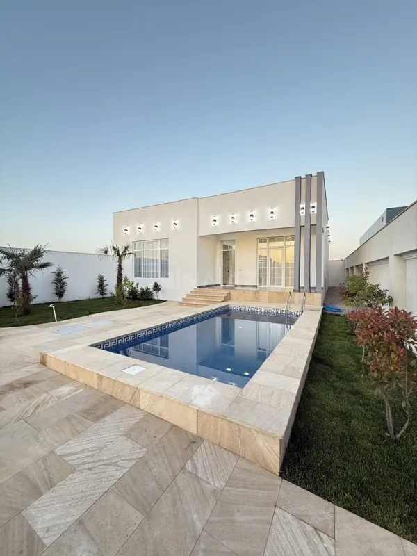 Satılır 4 otaqlı həyət evi 160 m²
