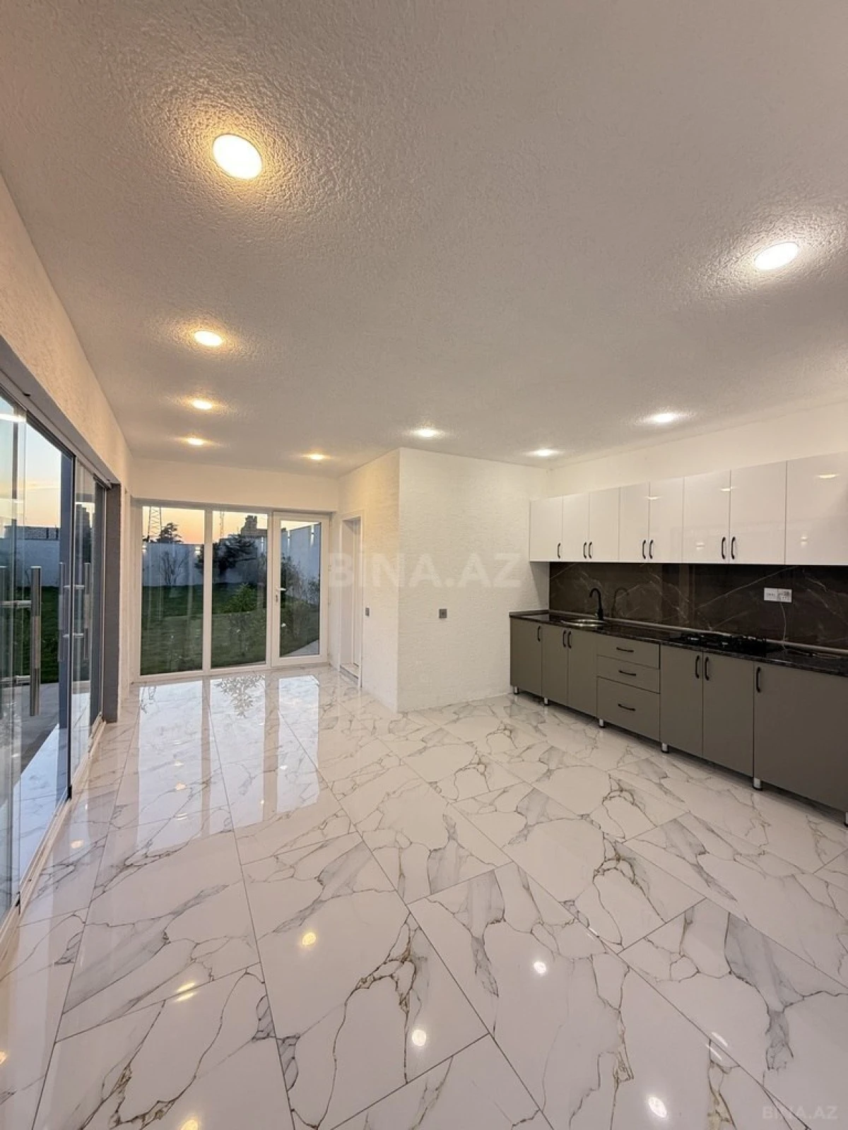 Satılır 4 otaqlı həyət evi 160 m²