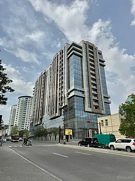 Satılır 4 otaqlı mənzil 200 m² — Bakı 4 otaq 200.00 m²