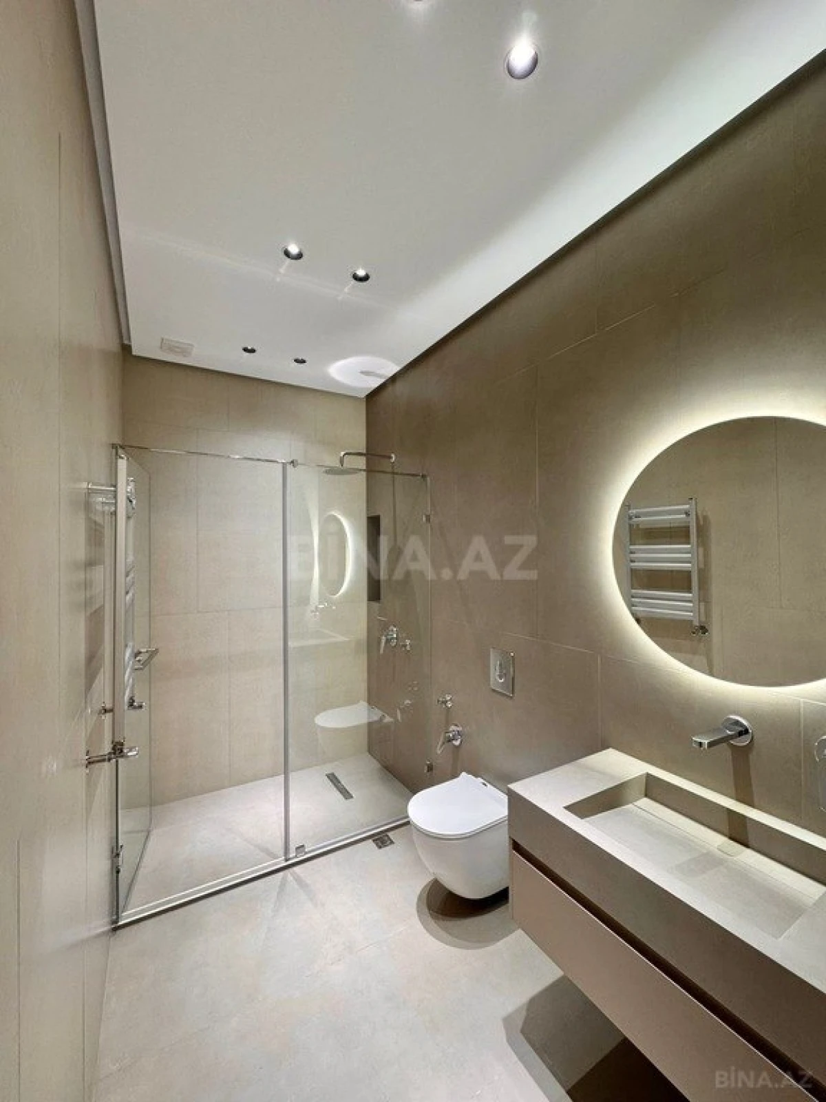 Satılır 4 otaqlı mənzil 200 m²