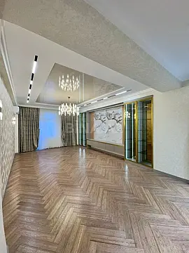Satılır 4 otaqlı mənzil 245 m²