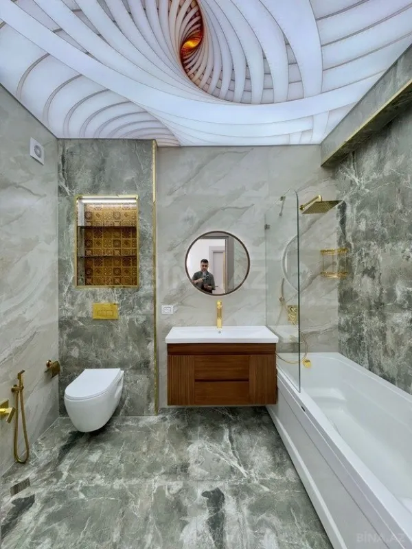 Satılır 4 otaqlı mənzil 245 m²