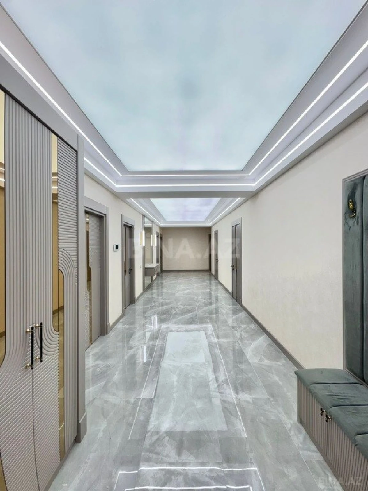 Satılır 4 otaqlı mənzil 245 m²