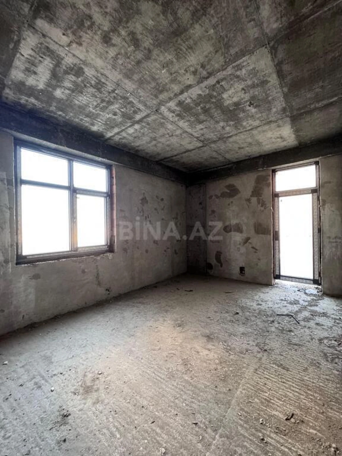 Satılır 3 otaqlı mənzil 163 m²