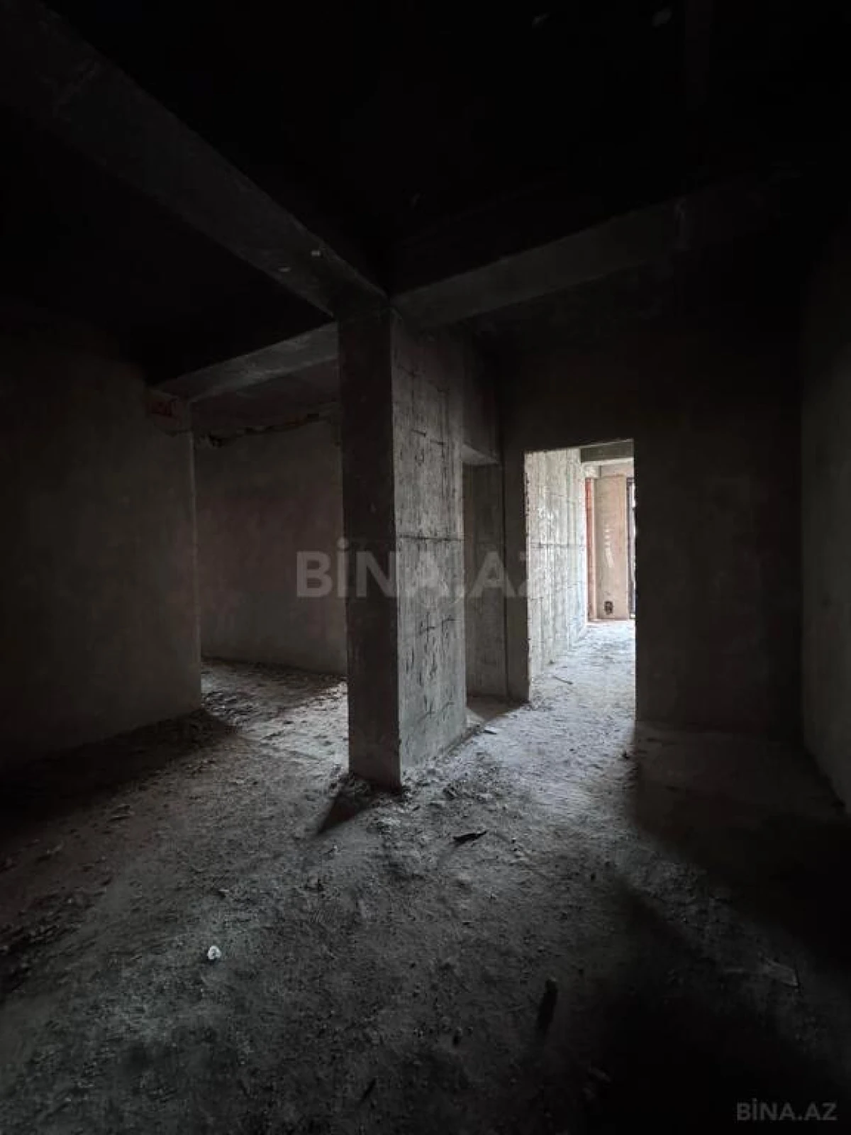 Satılır 3 otaqlı mənzil 163 m²