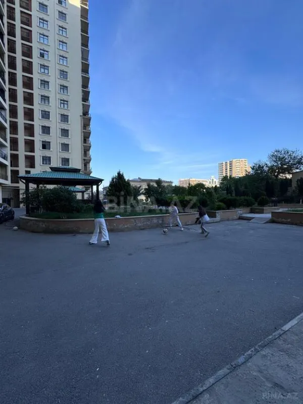 Satılır 3 otaqlı mənzil 163 m²