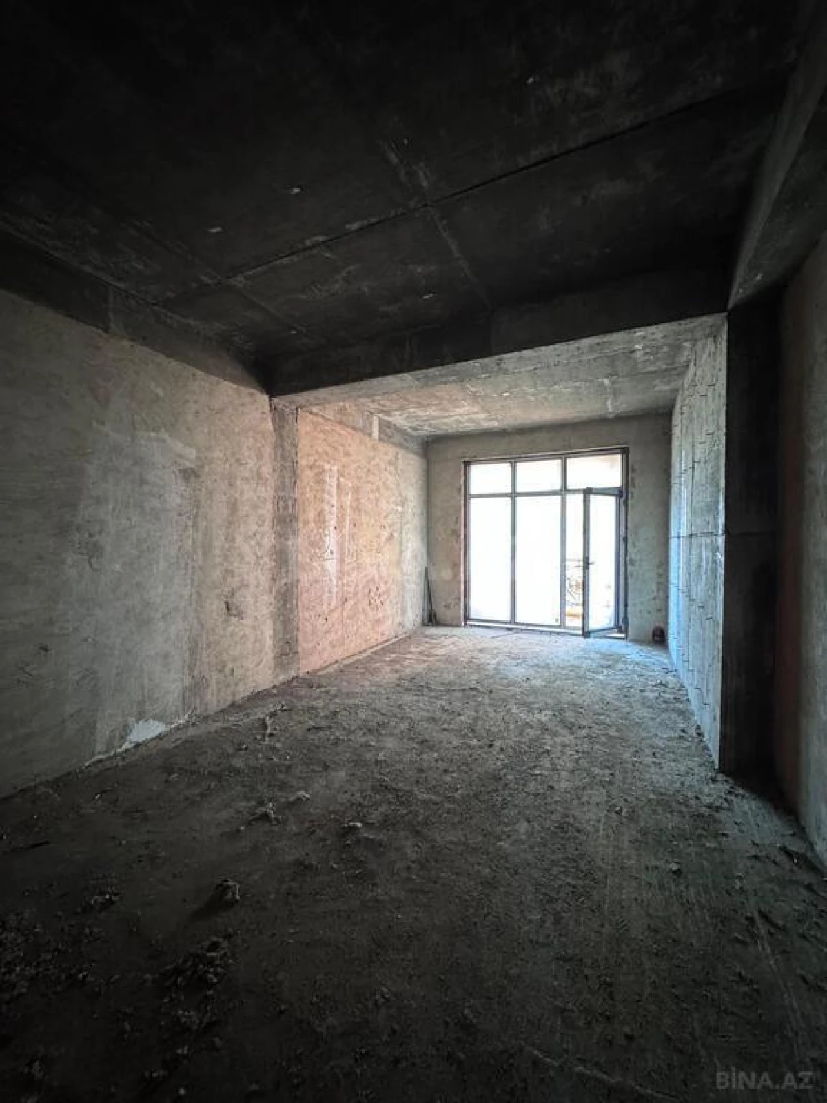 Satılır 3 otaqlı mənzil 163 m²