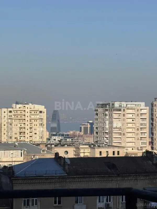 Satılır 3 otaqlı mənzil 163 m²