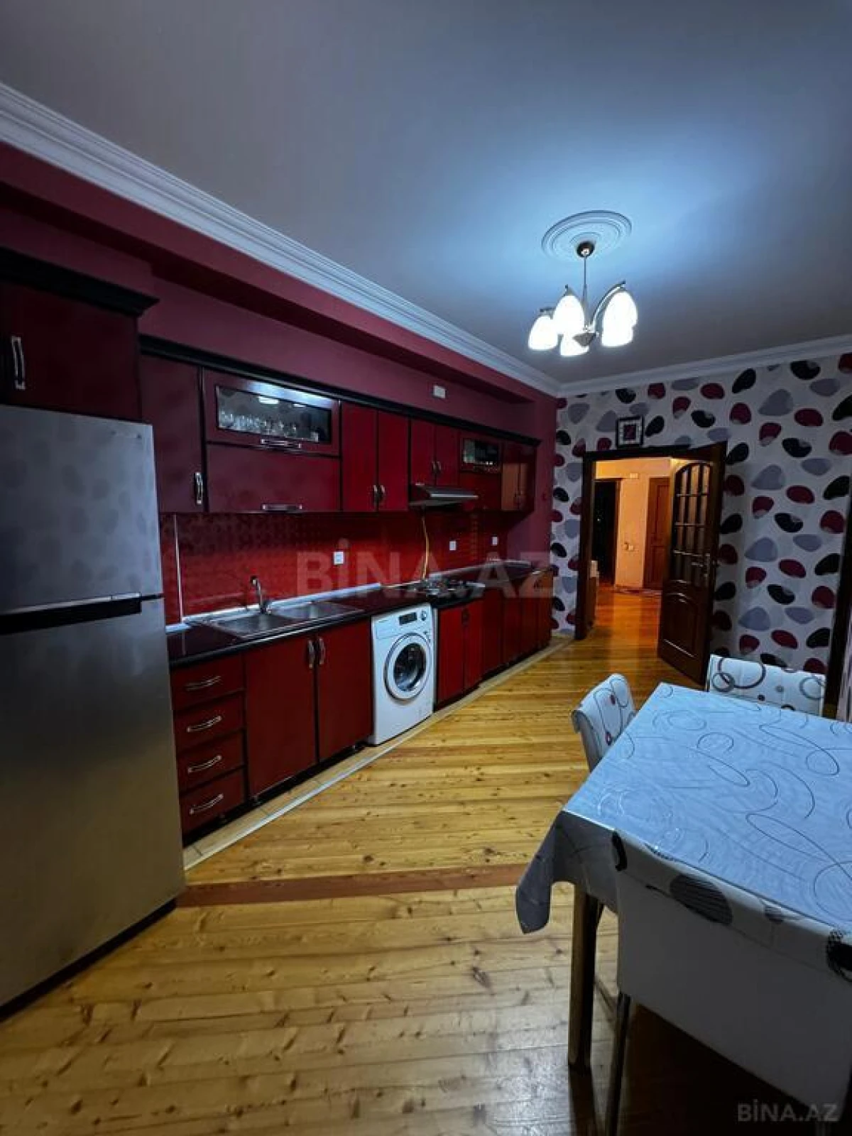 Satılır 4 otaqlı mənzil 130 m²
