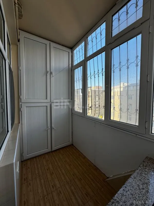 Satılır 4 otaqlı mənzil 130 m²