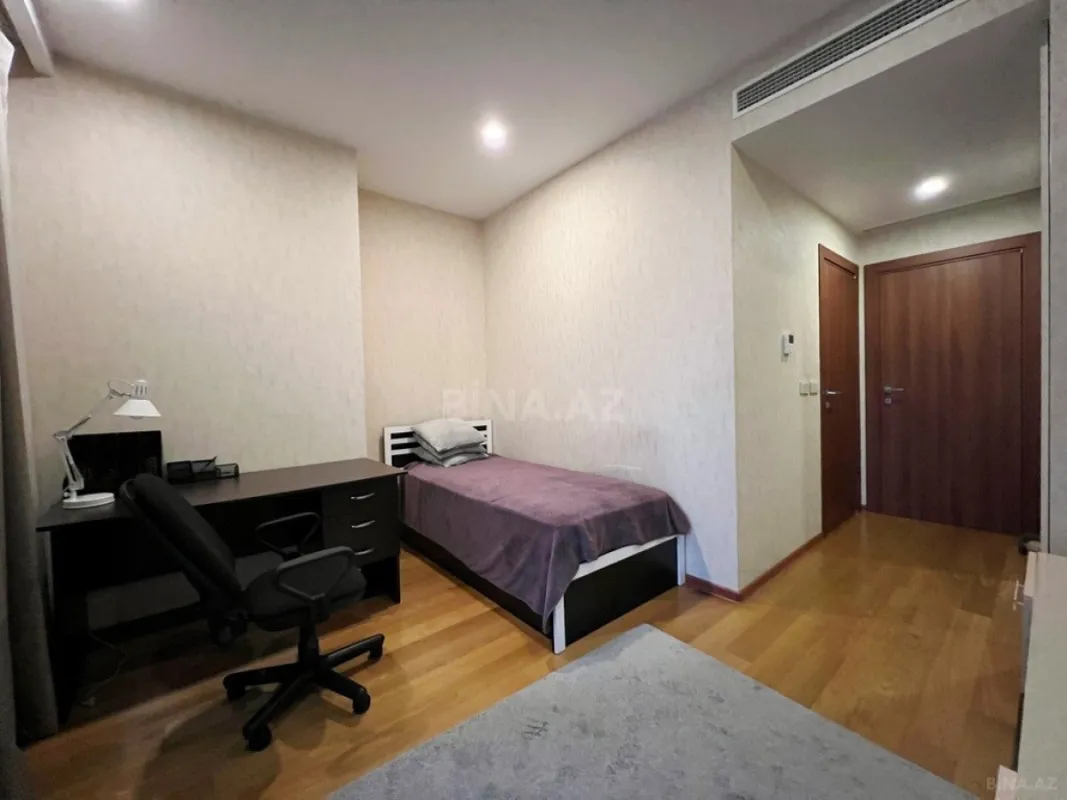 Kirayə verilir 4 otaqlı mənzil 220 m²