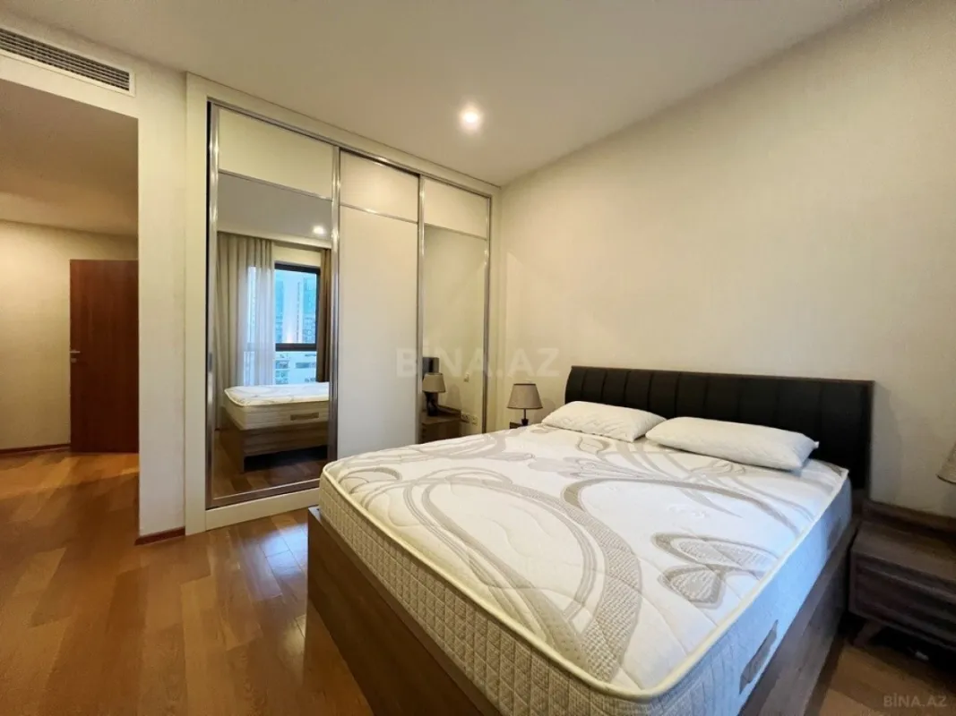 Kirayə verilir 4 otaqlı mənzil 220 m²