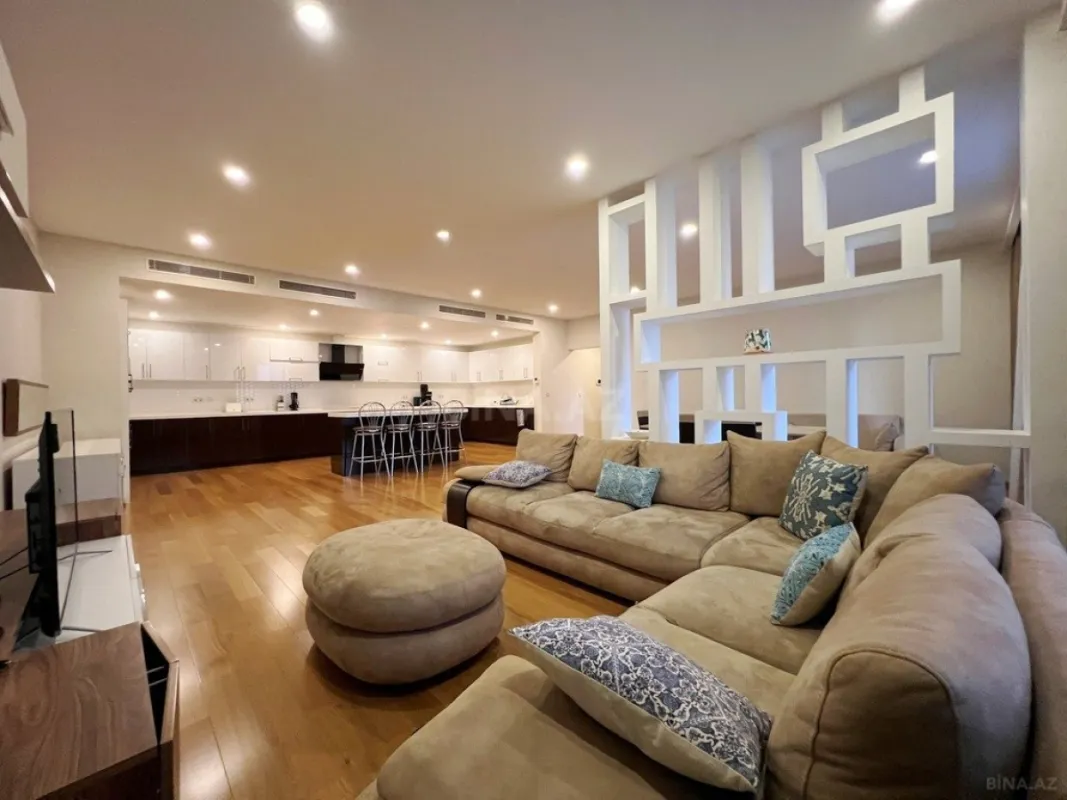 Kirayə verilir 4 otaqlı mənzil 220 m²