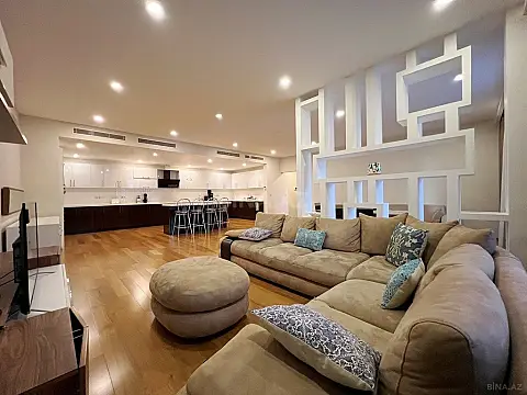 Kirayə verilir 4 otaqlı mənzil 220 m²