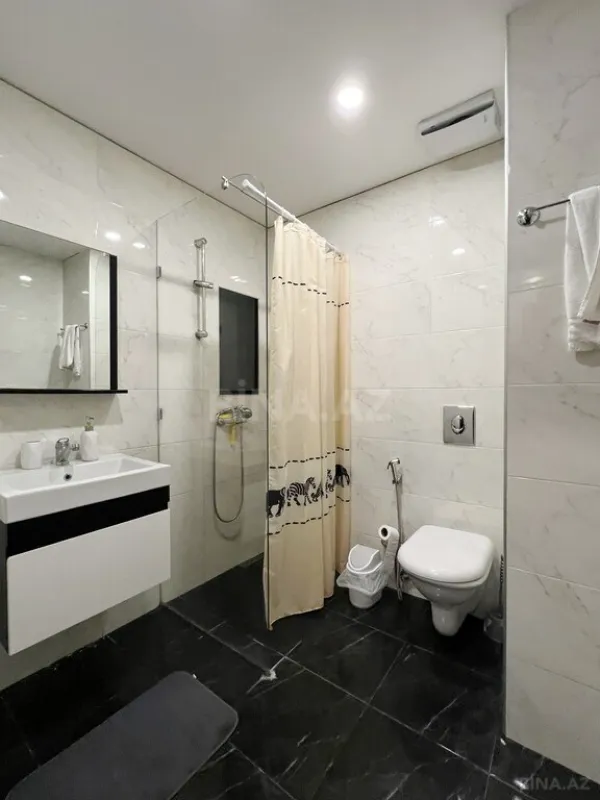 Kirayə verilir 4 otaqlı mənzil 220 m²