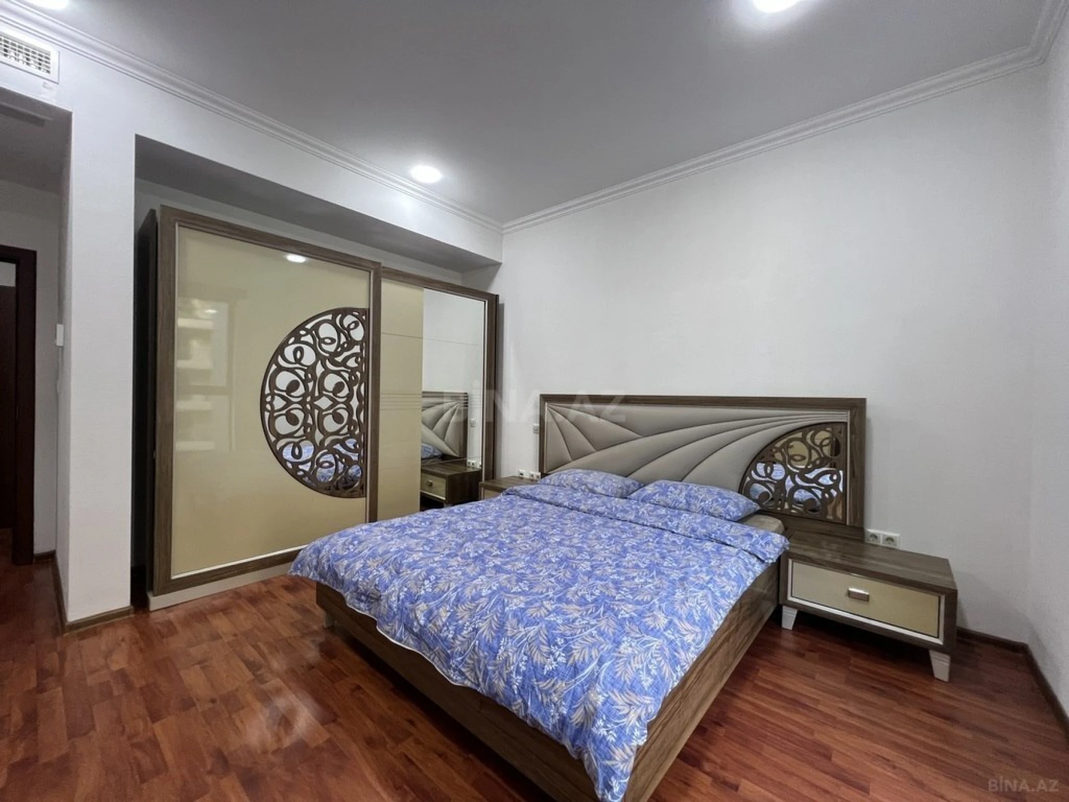 Kirayə verilir 3 otaqlı mənzil 120 m²