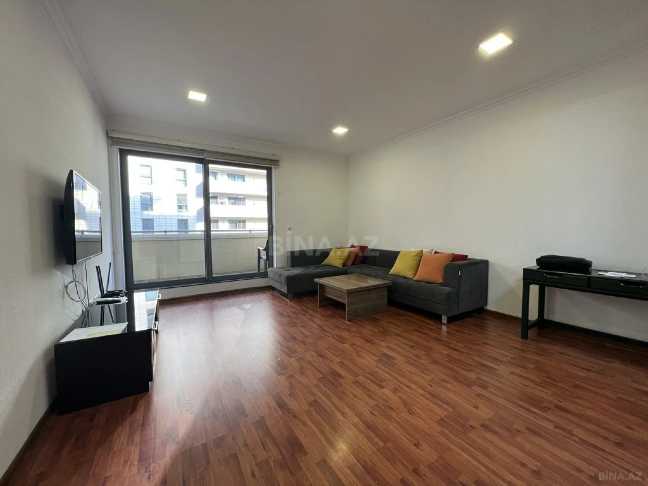 Kirayə verilir 3 otaqlı mənzil 120 m²