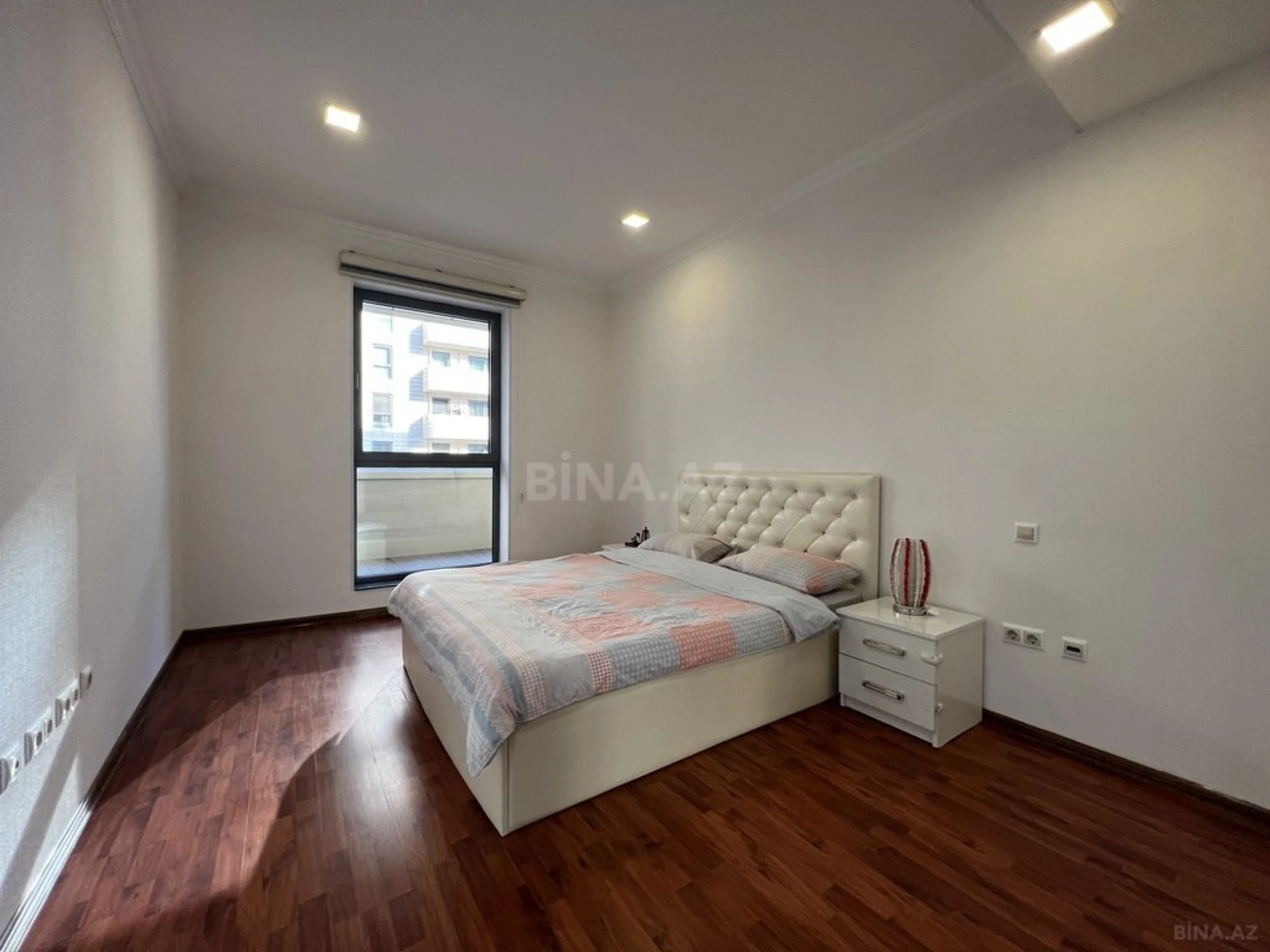 Kirayə verilir 3 otaqlı mənzil 120 m²