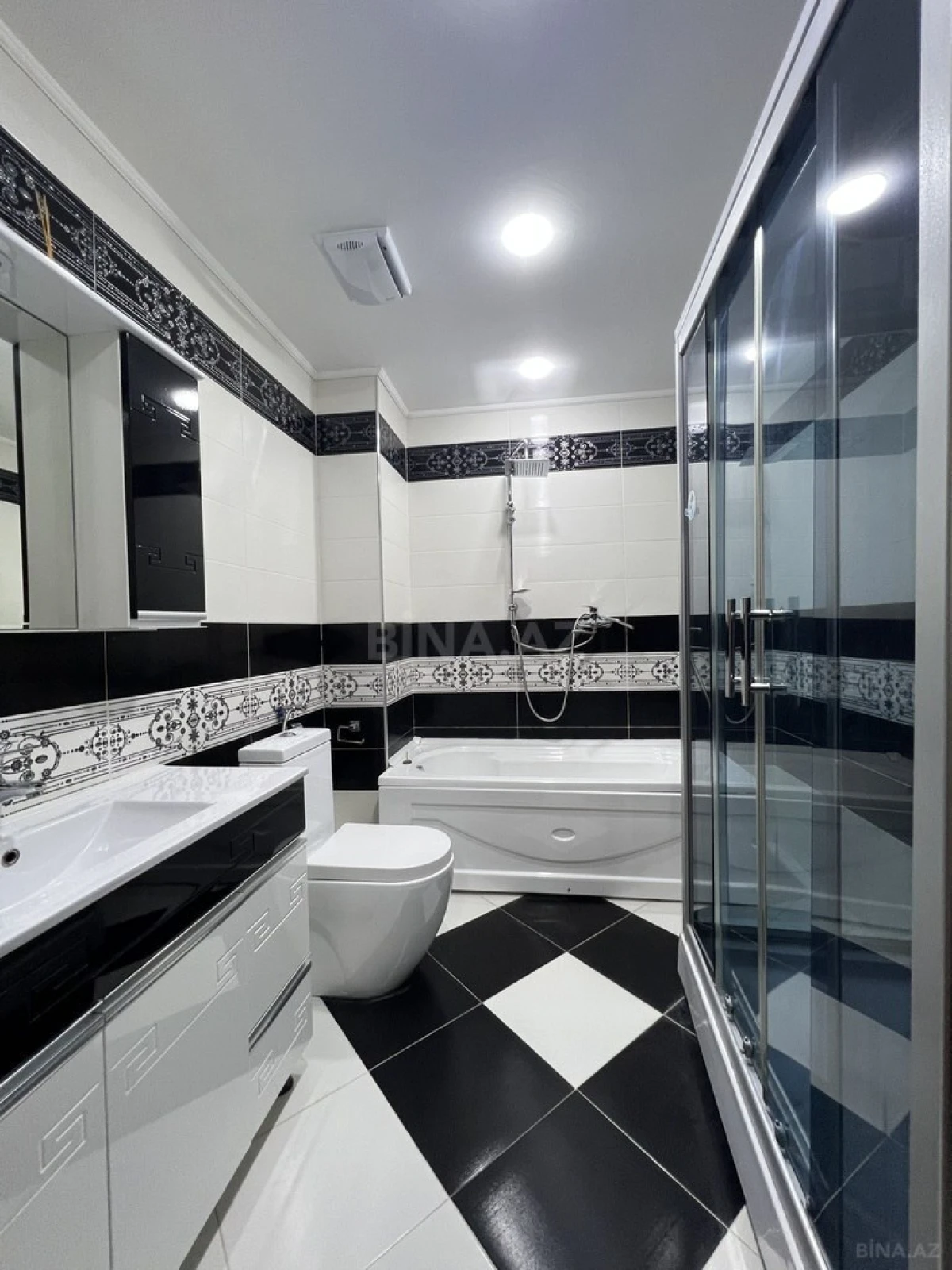 Kirayə verilir 3 otaqlı mənzil 120 m²