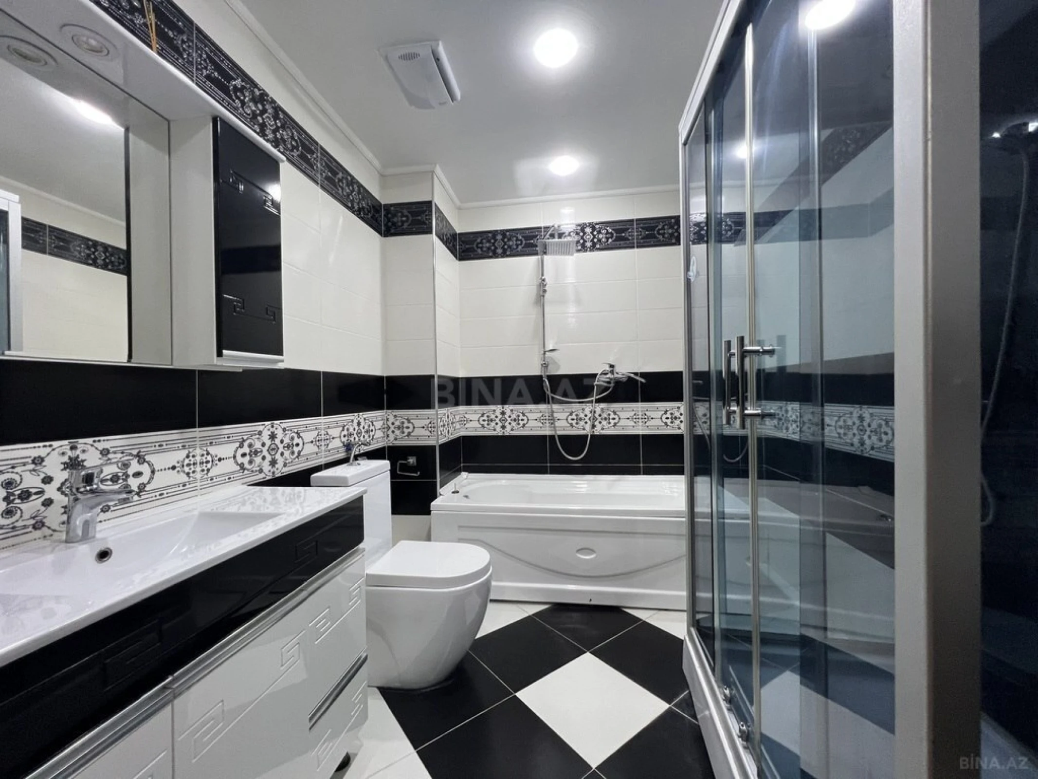 Kirayə verilir 3 otaqlı mənzil 120 m²