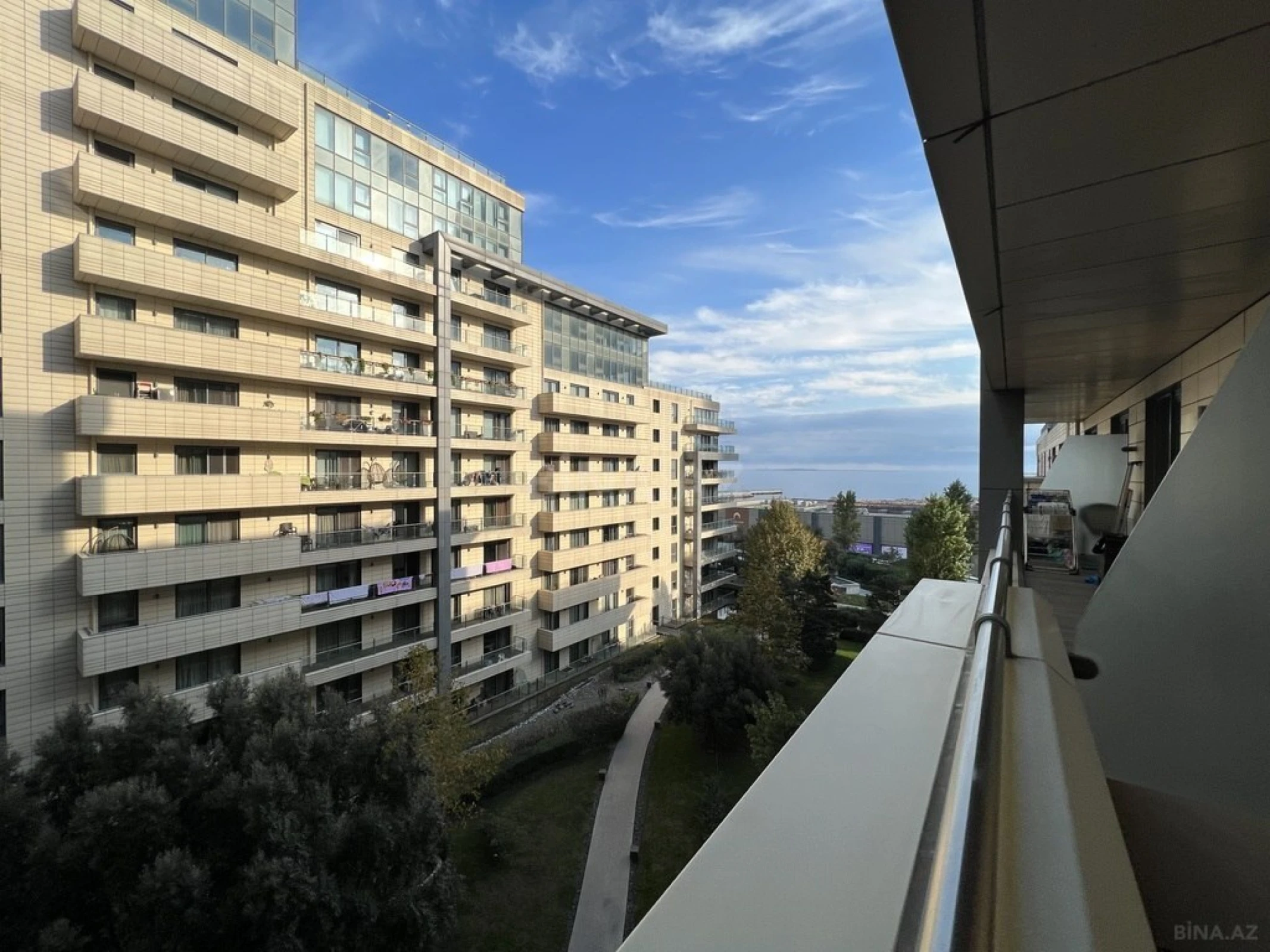 Kirayə verilir 3 otaqlı mənzil 120 m²