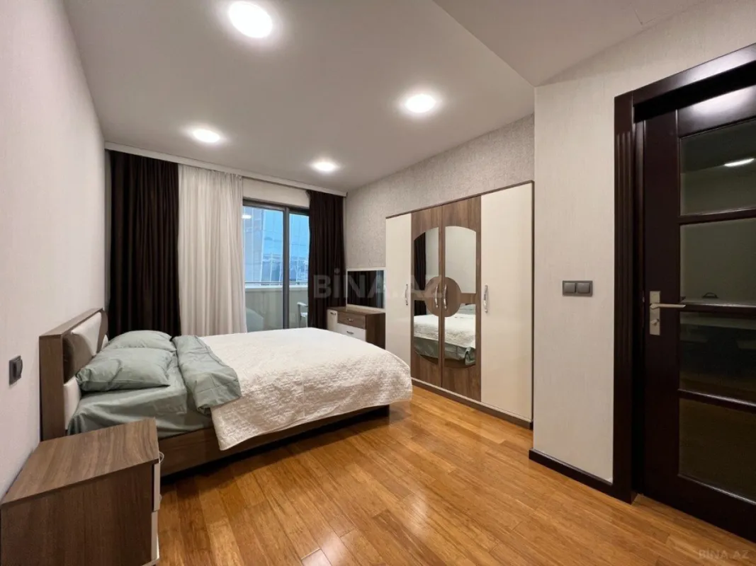 Kirayə verilir 2 otaqlı mənzil 95 m²