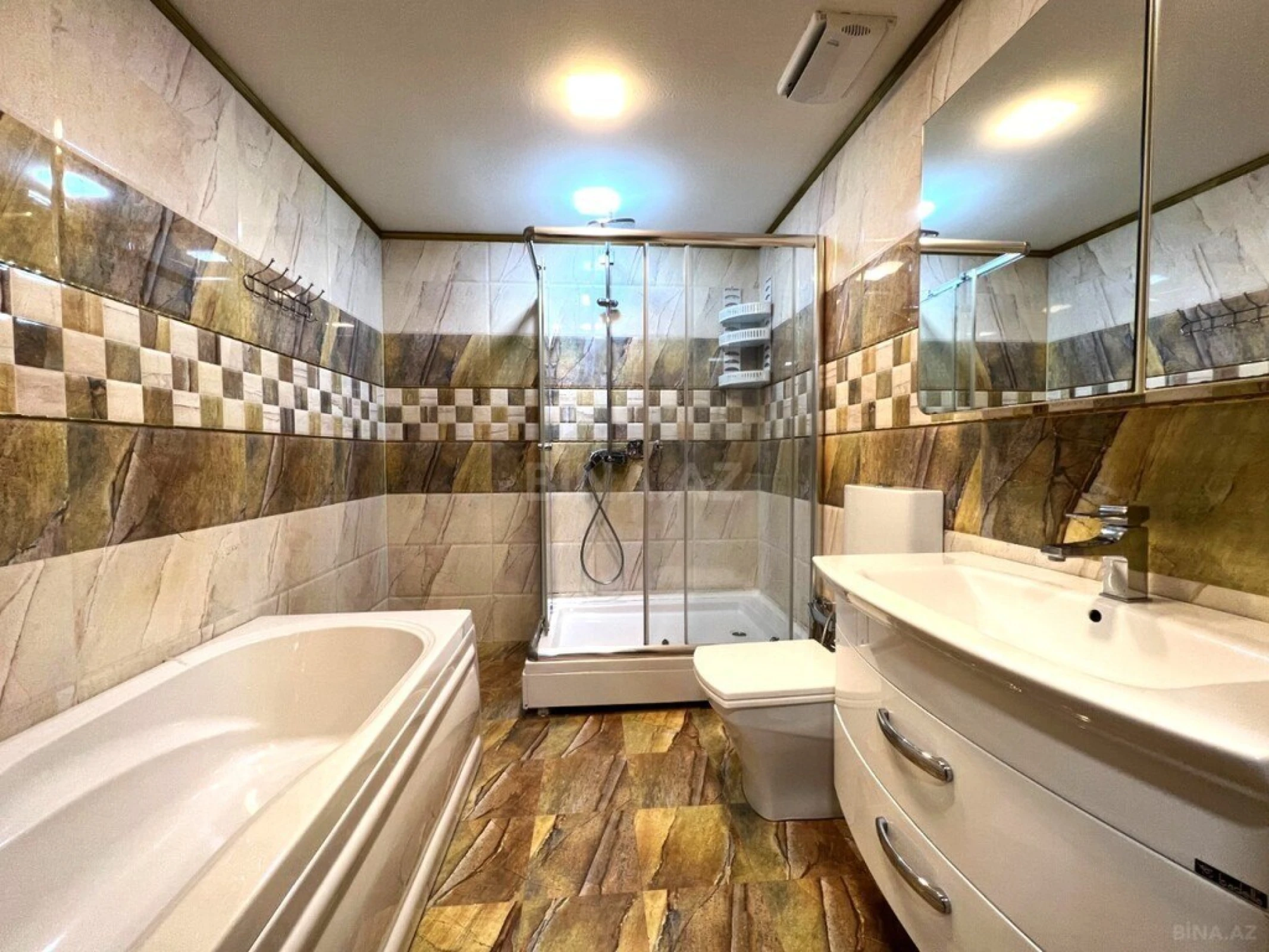 Kirayə verilir 2 otaqlı mənzil 95 m²