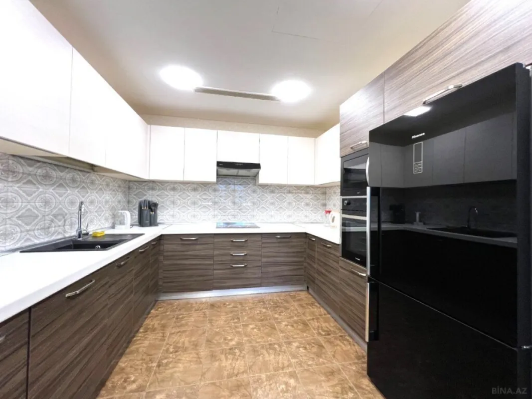 Kirayə verilir 2 otaqlı mənzil 95 m²