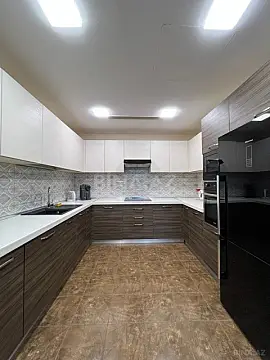 Kirayə verilir 2 otaqlı mənzil 95 m²