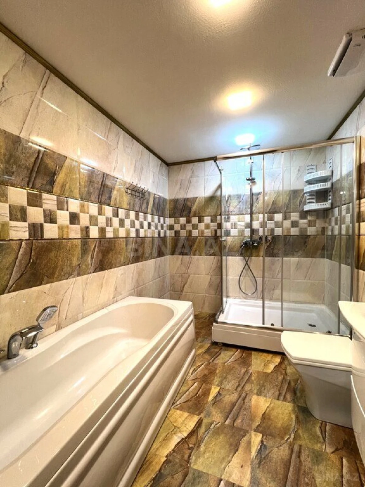 Kirayə verilir 2 otaqlı mənzil 95 m²