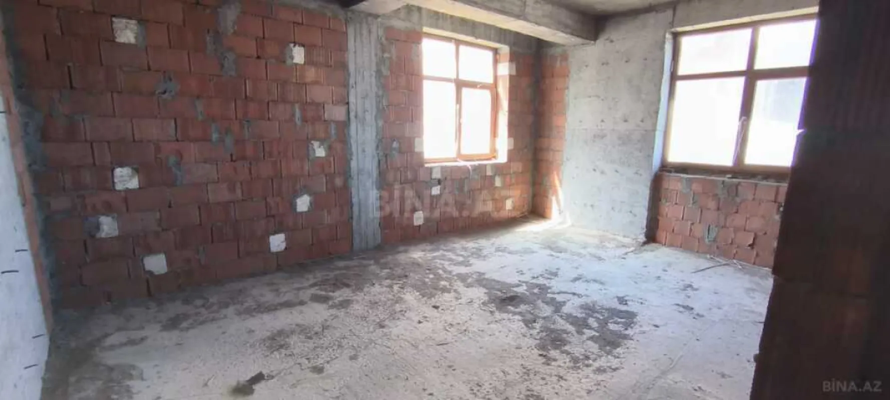 Satılır 3 otaqlı mənzil 165 m²