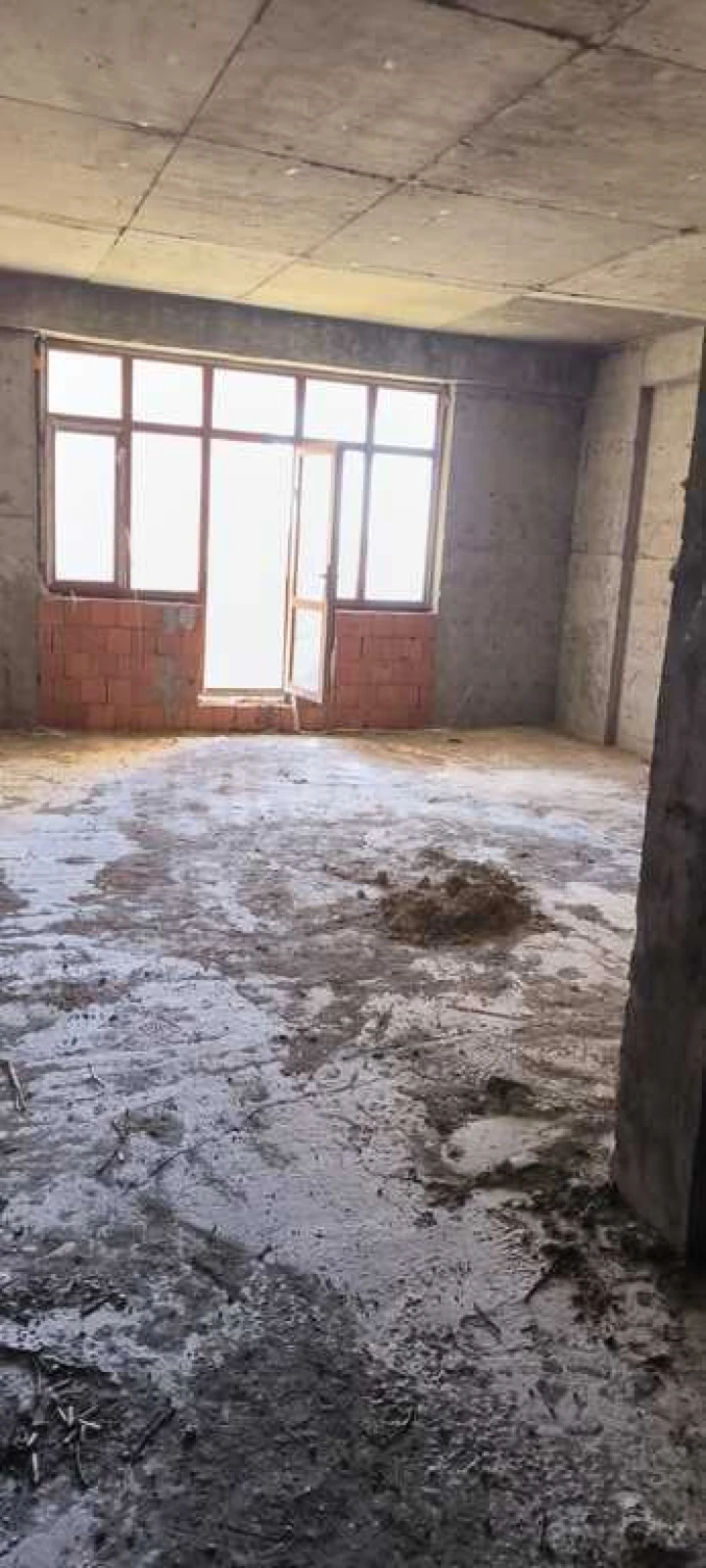 Satılır 3 otaqlı mənzil 165 m²